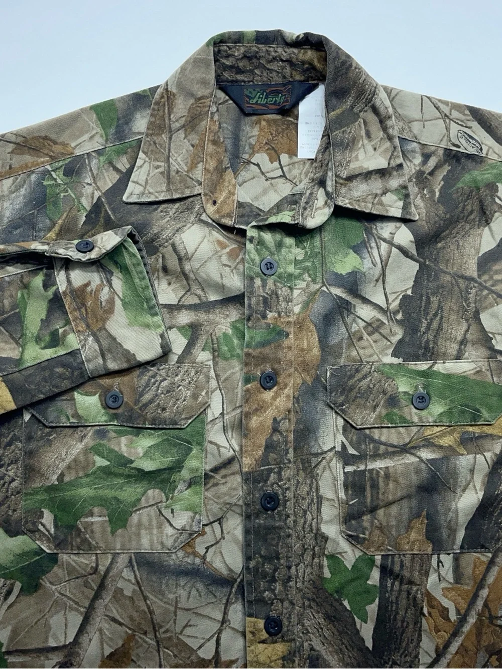 Liberty Realtree Hardwoods Camo Shirt Mens Size Medium Long Sleeve Button Up - Picture 11 of 14